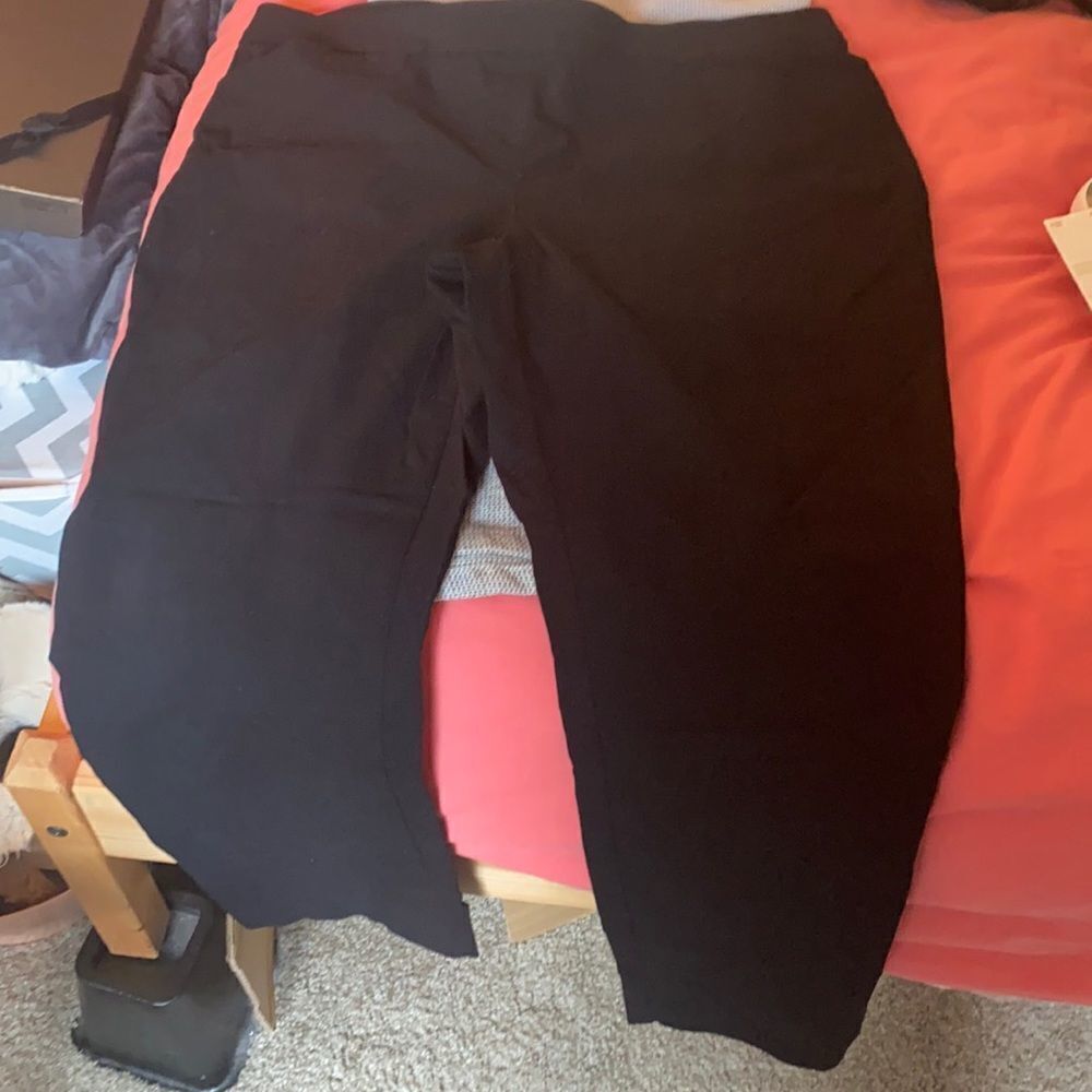 Liz Claiborne cropped dress pants